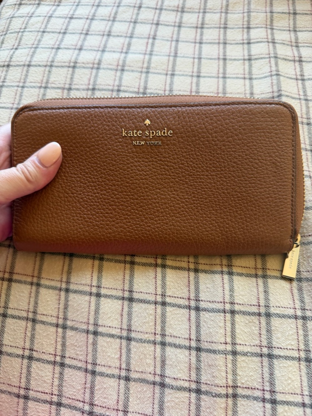 kate spade brown pebbled leather zip wallet with gold logo